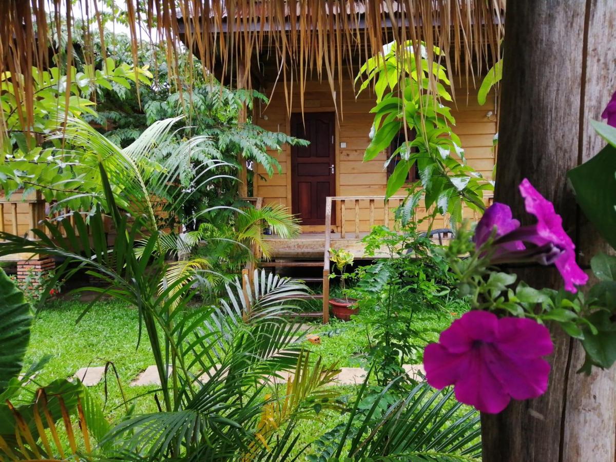 The Hidden Oasis Bungalows Kampot Buitenkant foto
