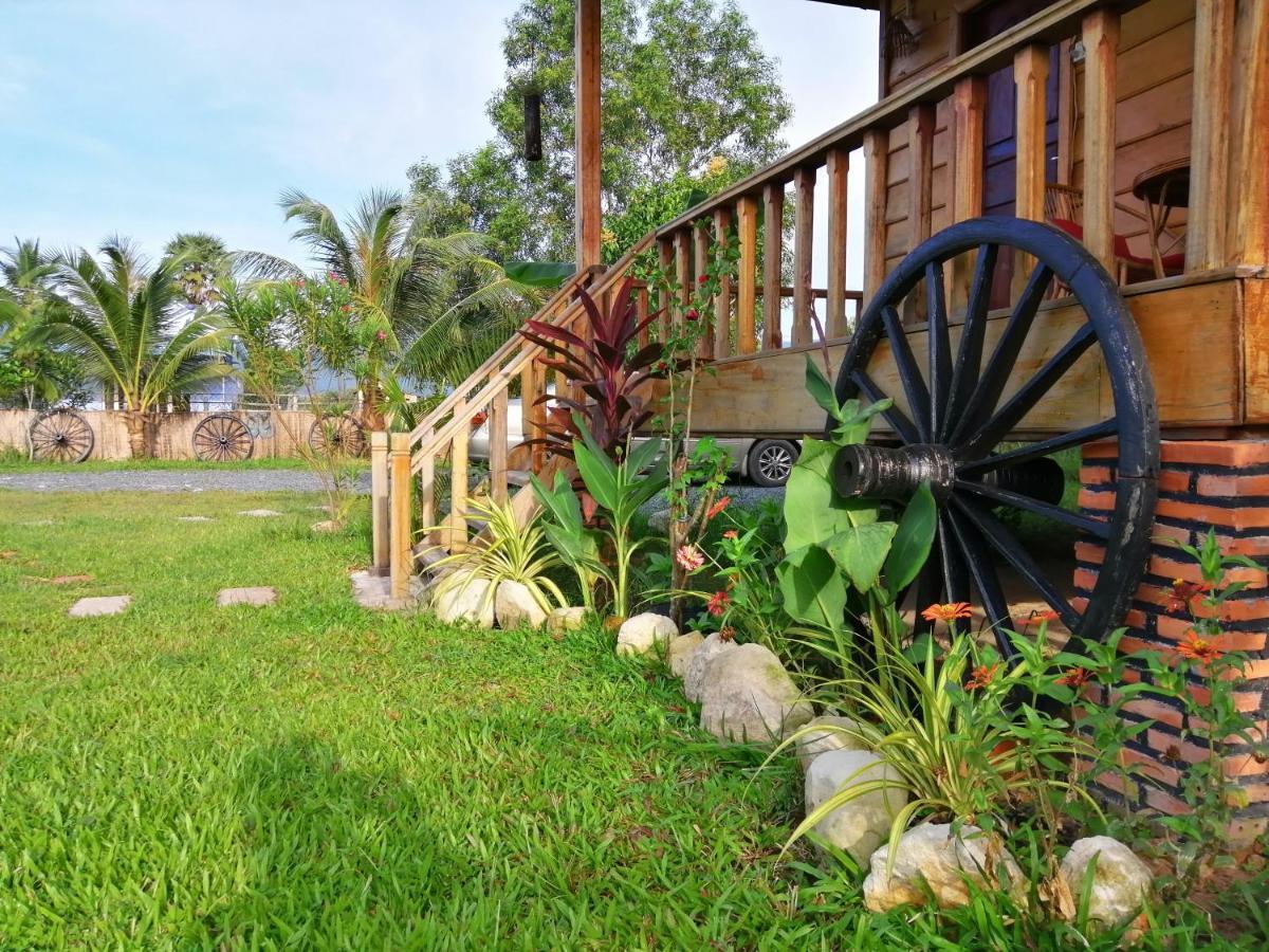 The Hidden Oasis Bungalows Kampot Buitenkant foto